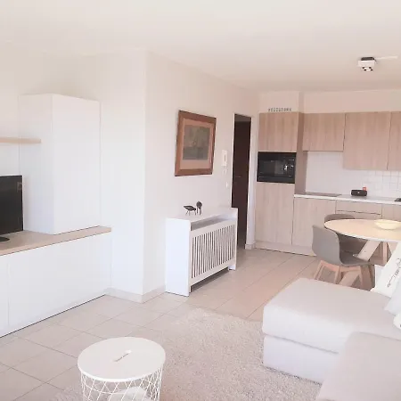 Leonie Met Parking * Nieuwpoort