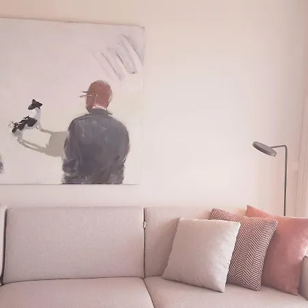 公寓 Leonie Met Parking