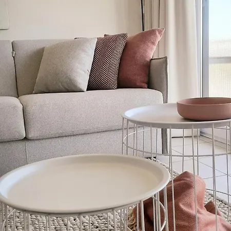 Leonie Met Parking 公寓 *