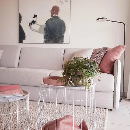 Leonie Met Parking 尼乌波特